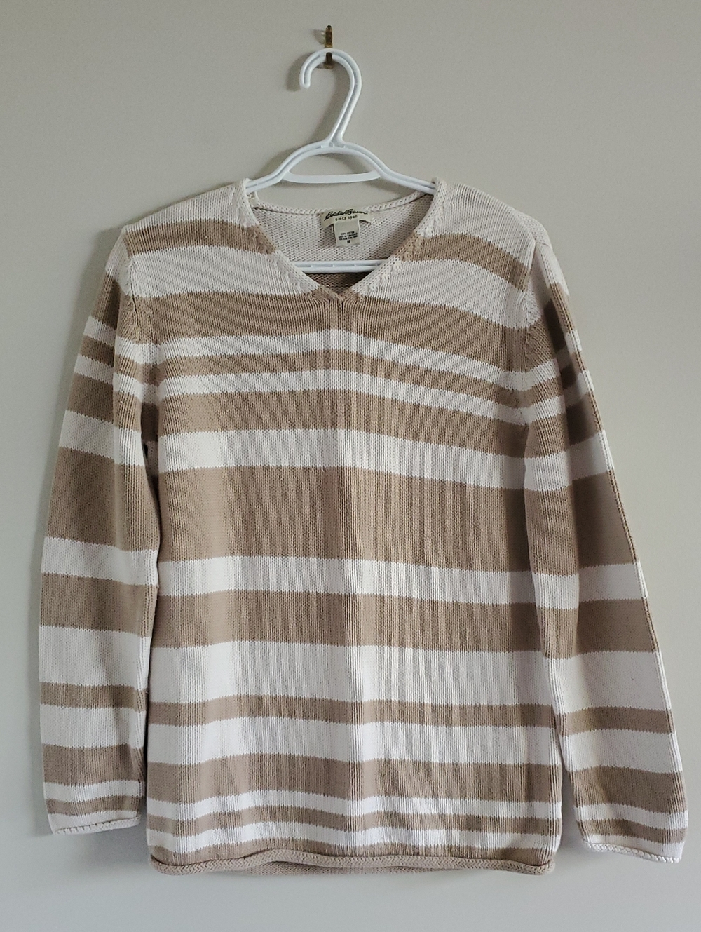 Eddie Bauer Vintage Striped V-Neck Cotton Sweater in Beige & White Sz M Casual